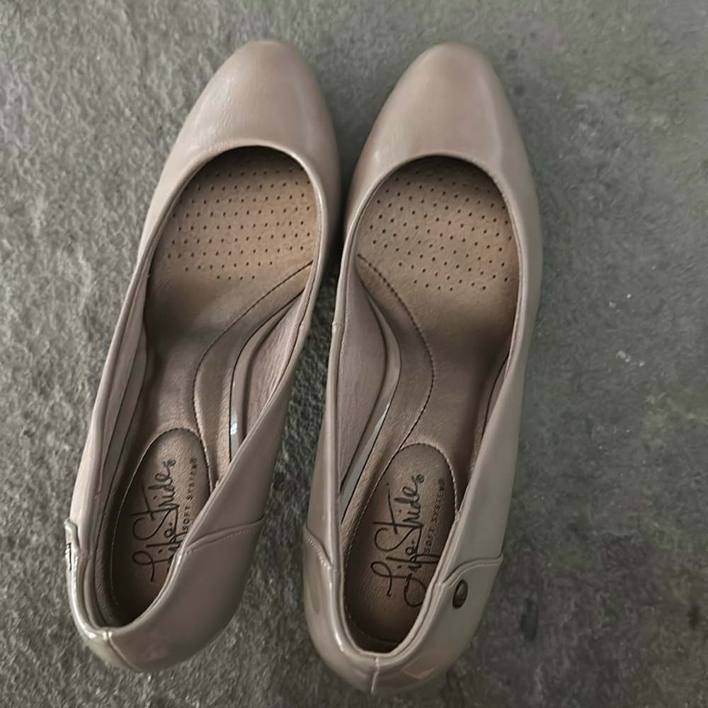 Beige pumps